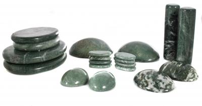 Foto piedras de masaje jade