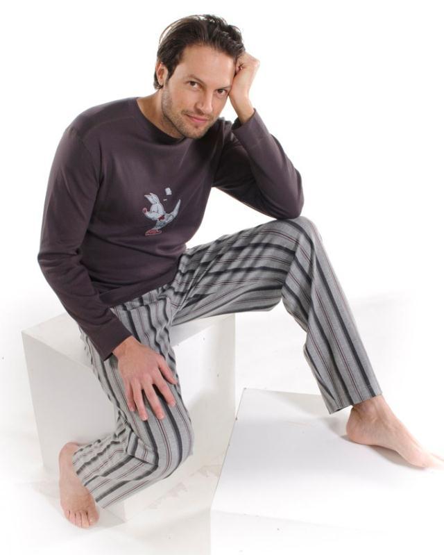 Foto Pijama de hombre estampado lobo con pantalón a cuadros de happy peoppl