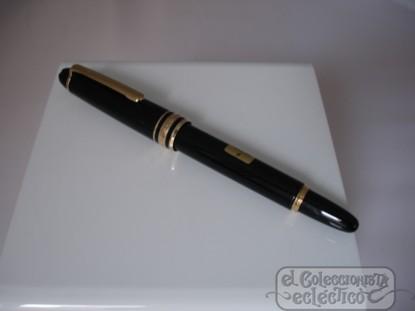 Foto pluma montblanc meisterstück mozart. resina negra. plumín 14k