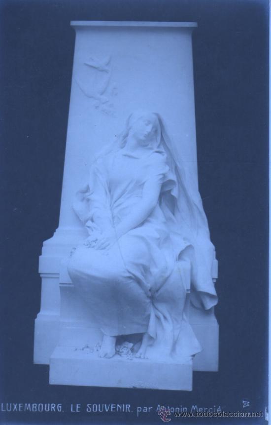 Foto postal foto de escultura luxembourg statue le souvenir per anto