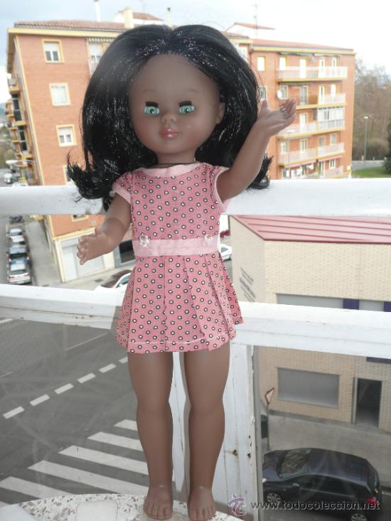Foto preciosa muñeca negrita con vestido monisimo