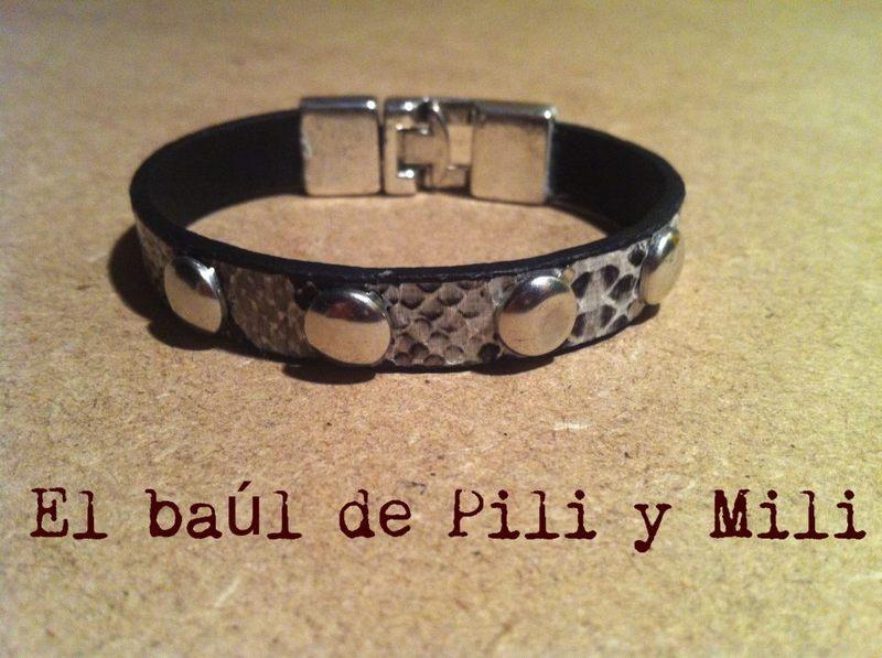 Foto Pulsera cuero serpiente con tachas