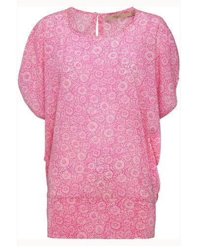Foto Rützou: ligera blusa de seda color rosa con flores blancas
