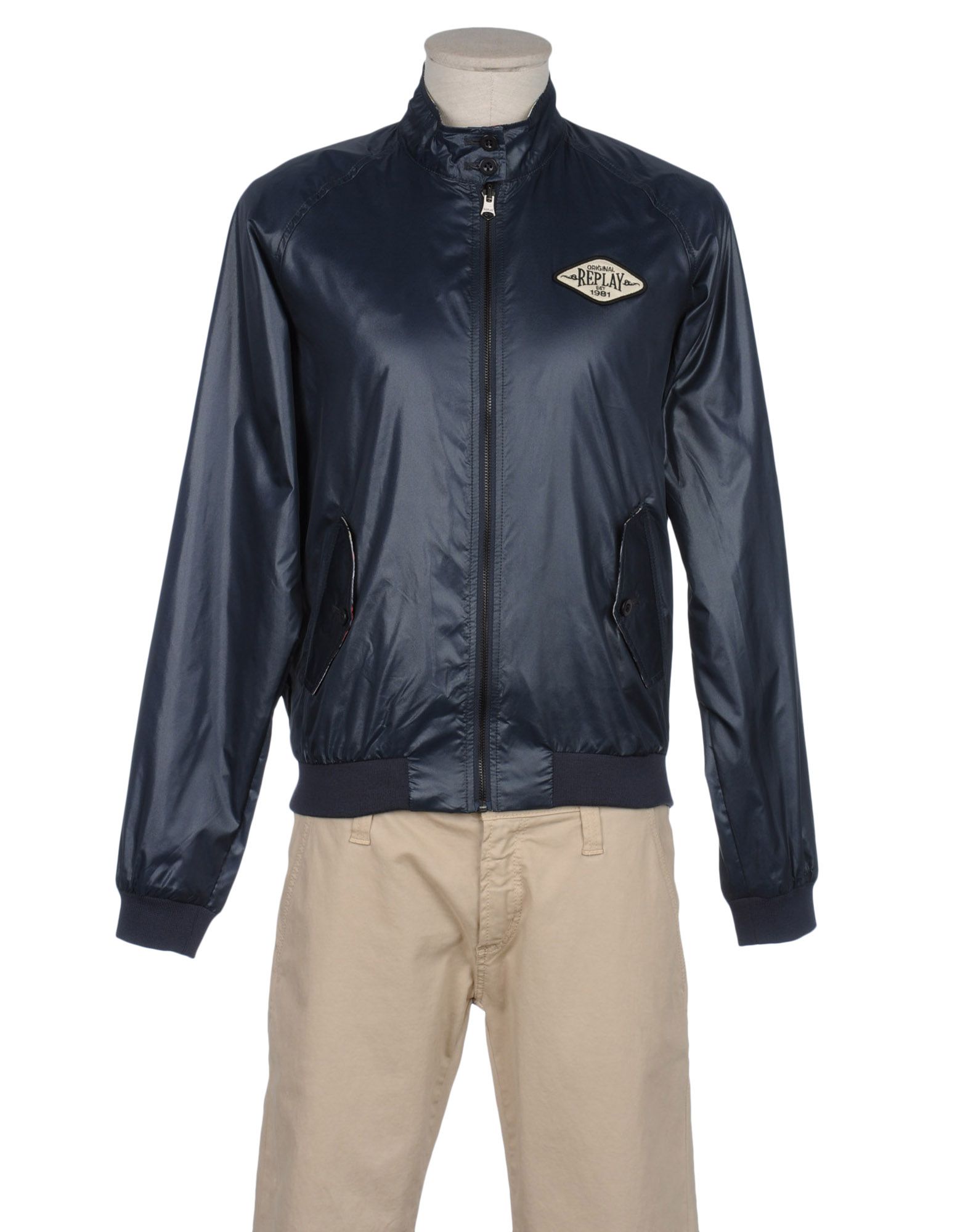 Foto replay cazadoras
