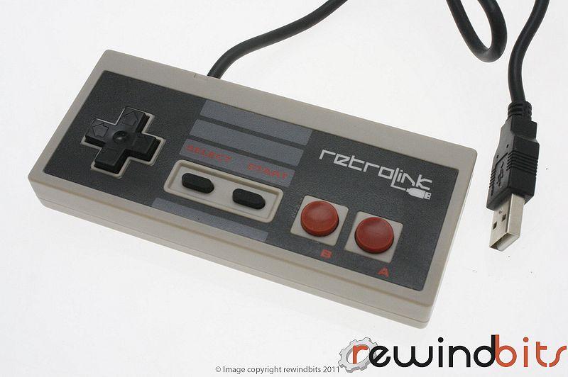 Foto RETROLINK PC usb controller styled to look like NES controller