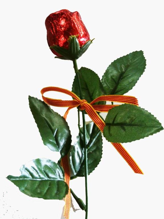 Foto Rosas de chocolate con leche color rojo.