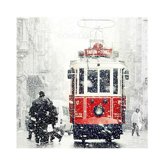 Foto Sale Winter Photography, red tram photography,