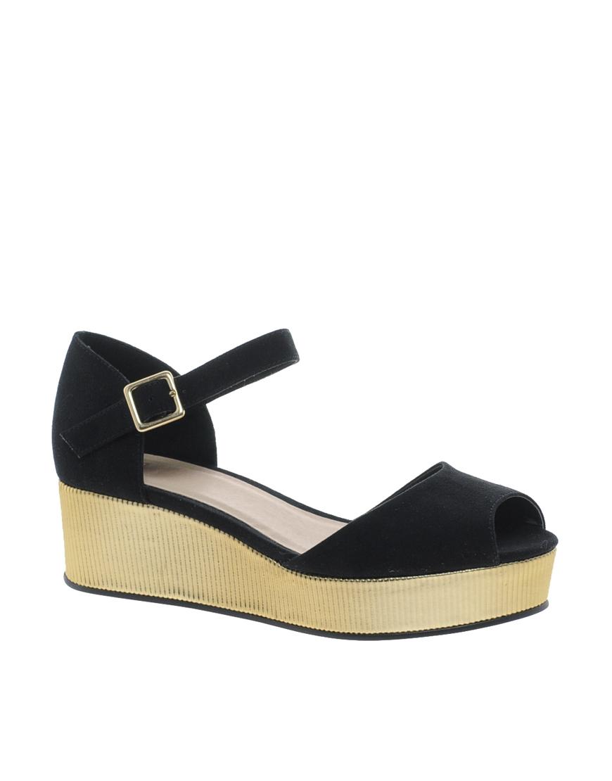 Foto Sandalias con plataforma plana HARLEY de ASOS Negro/dorado