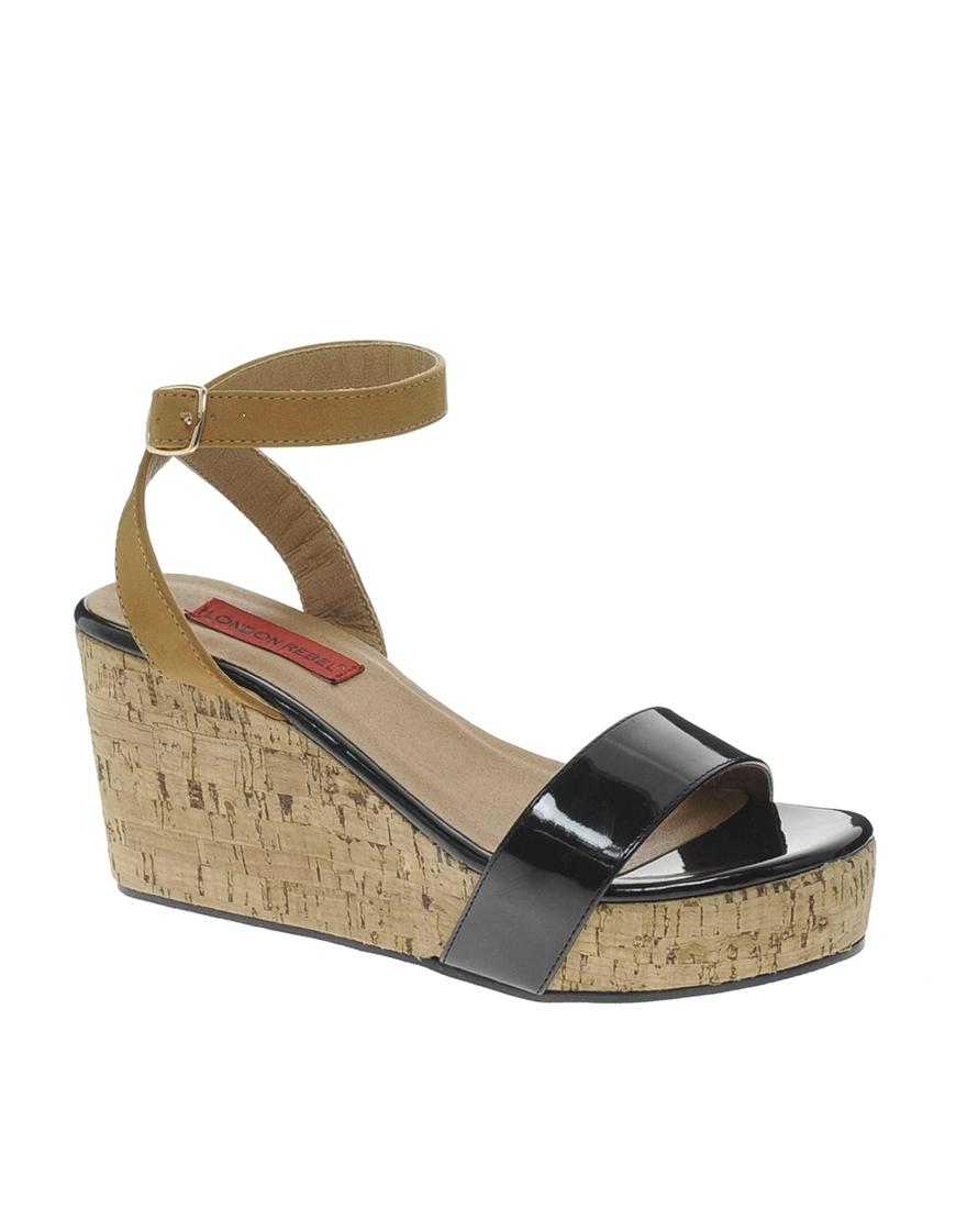 Foto Sandalias de cuña de charol Kelly de London Rebel Negro
