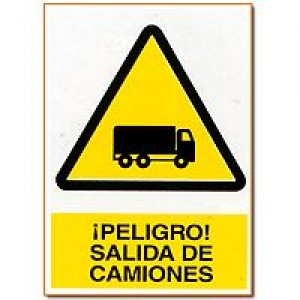 Foto Señal de advertencia ¡Peligro! Salida de camiones