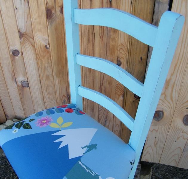 Foto Silla Azul Antigua Retapizada