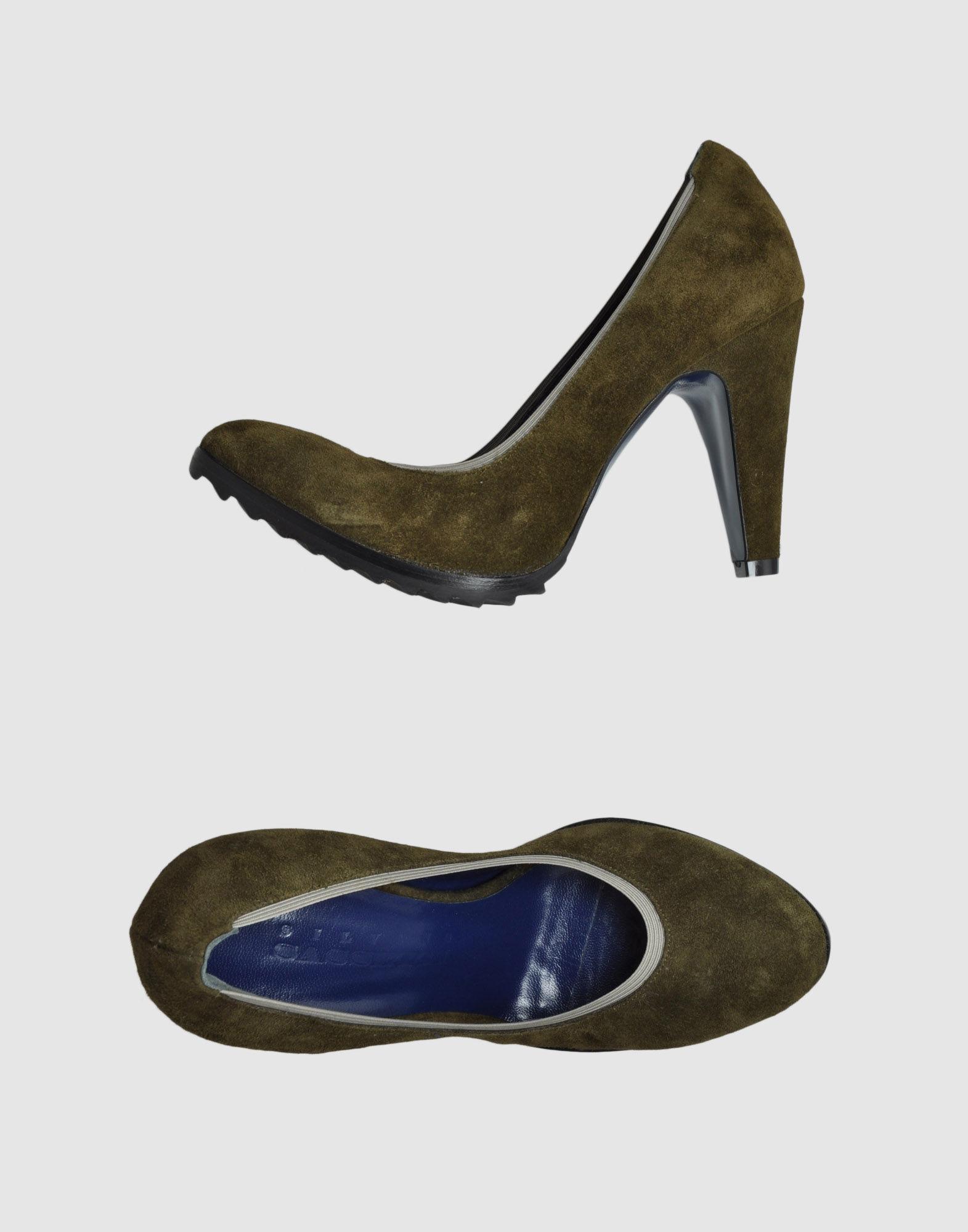 Foto silvano sassetti zapatos de salón
