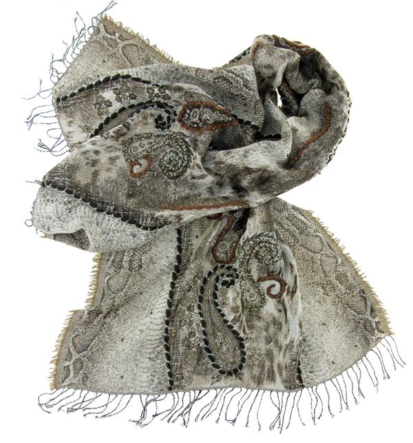Foto Stole with animal print in centre