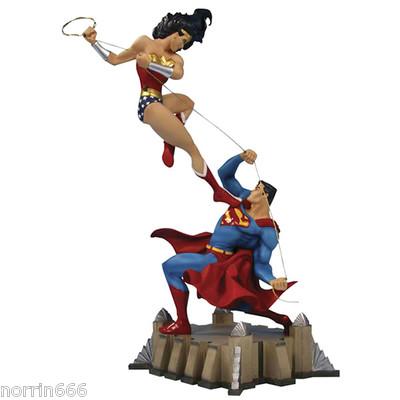 Foto Superman Vs Wonder Woman Estatua De Resina 25cm Jim Lee De Dc Direct