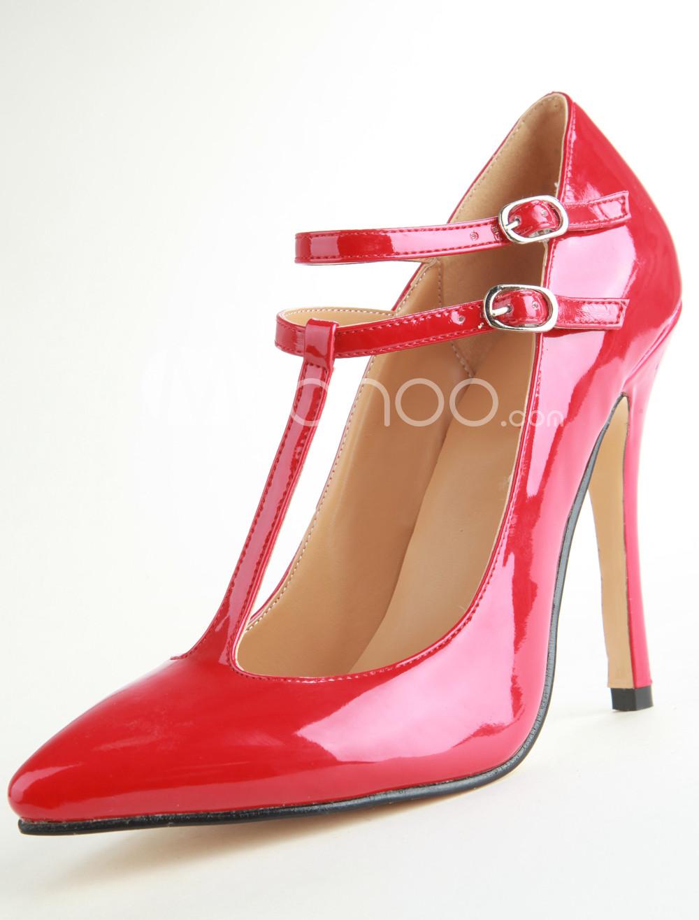 Foto T-correas rojas se?alaron tacones de mujer de cuero del dedo del pie