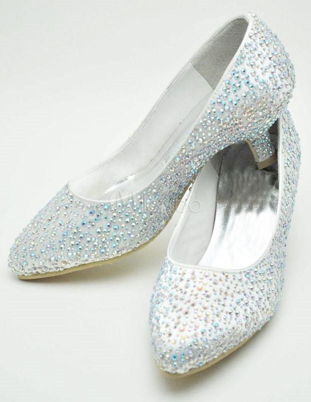 Foto Tacón de aguja de diamante de imitación brillante señaló pies de seda y Satén Dama zapatos de boda