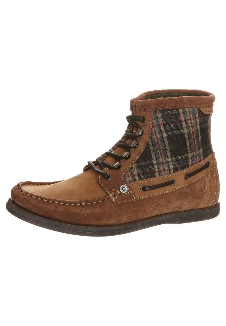 Foto Ted Baker GALLEN Botas con cordones marrón