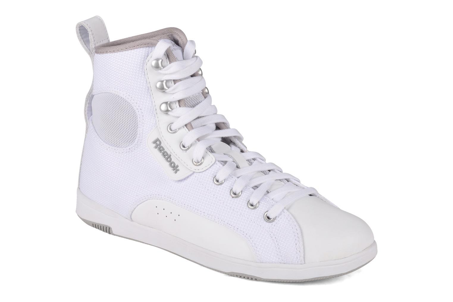 Foto Tenis moda Reebok City jam 2010 Mujer