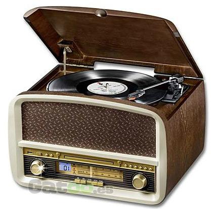 Foto Tocadiscos Nostalgia con radio y CD. De madera