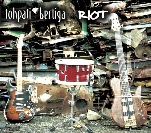 Foto Tohpati Bertiga: Riot CD