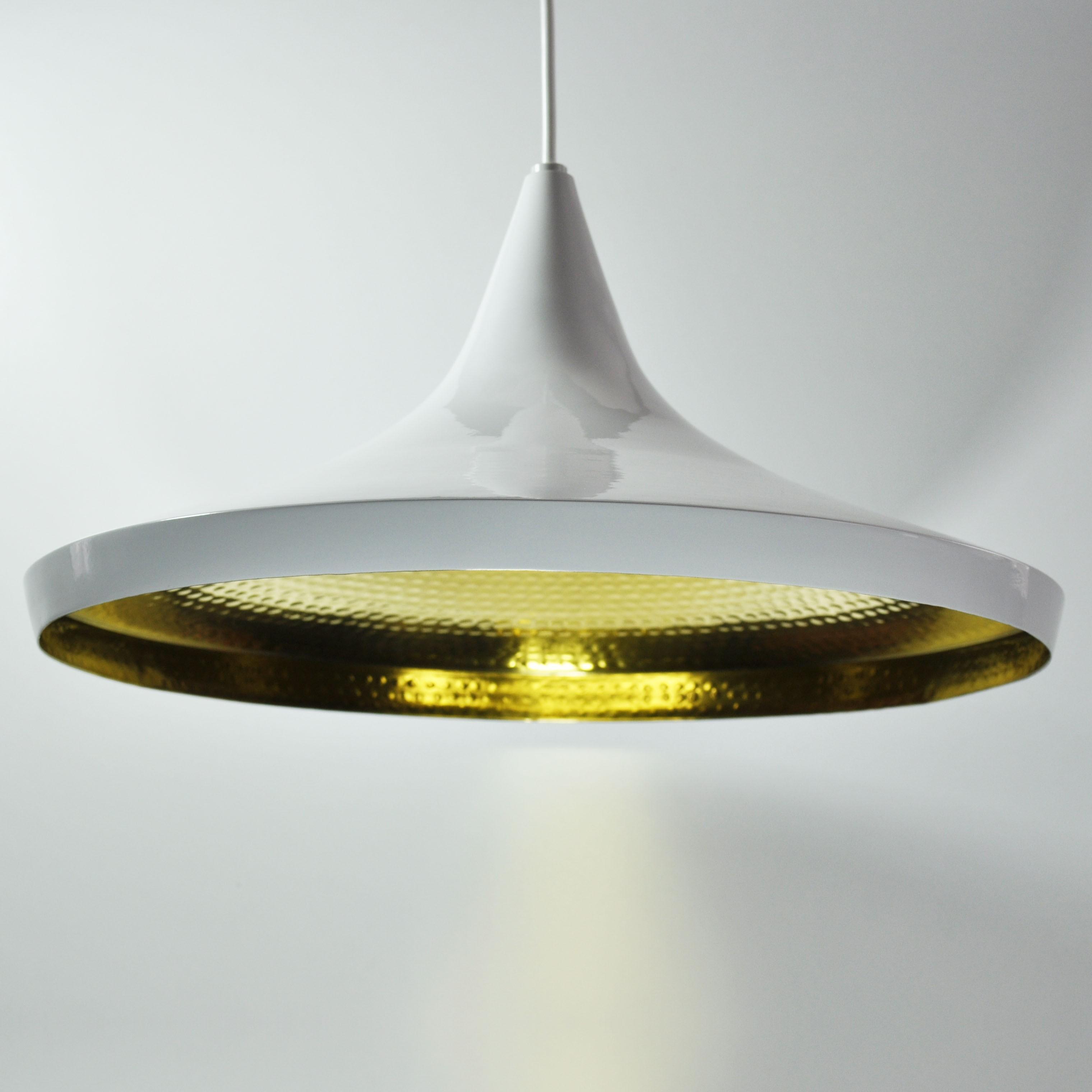 Foto Tom Dixon Beat Light Wide white pendant lamp