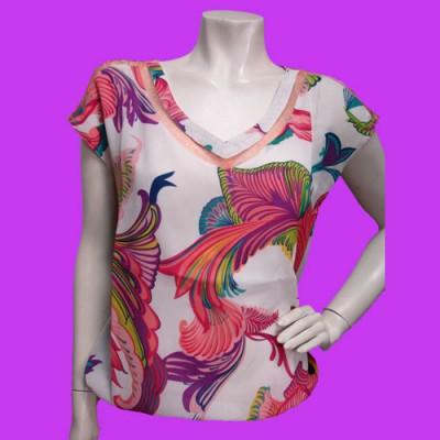 Foto Tonala: blusa blanca estampada flores