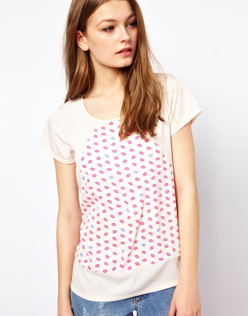 Foto Top con panel en contraste de A Wear Lips print