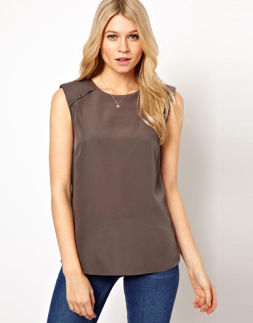 Foto Top deportivo de Oasis Gris