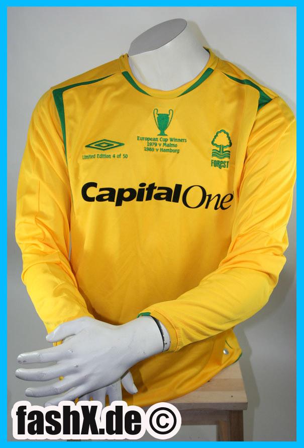 Foto Umbro Nottingham Forest amarillo Limited Edition 4 of 50 camiseta