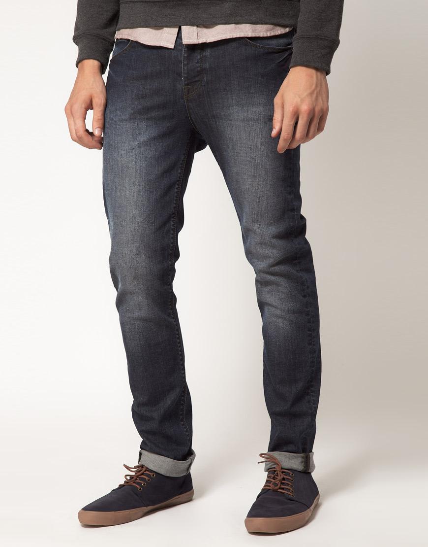 Foto Vaqueros pitillo con lavado oscuro de ASOS Azul