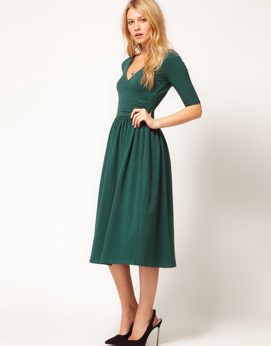 Foto Vestido a media pierna cruzado de estilo bailarina de ASOS Verde