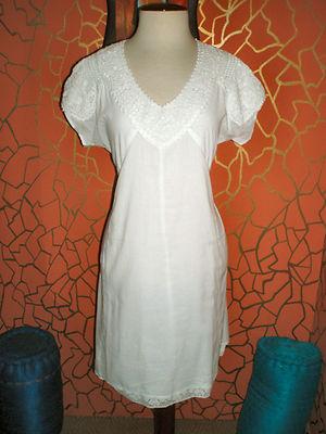 Foto Vestido Blanco, Escote De Crochet, De Color Blanco