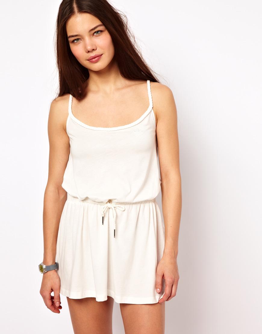 Foto Vestido con cordón ajustable en la cintura de Adidas Blanco