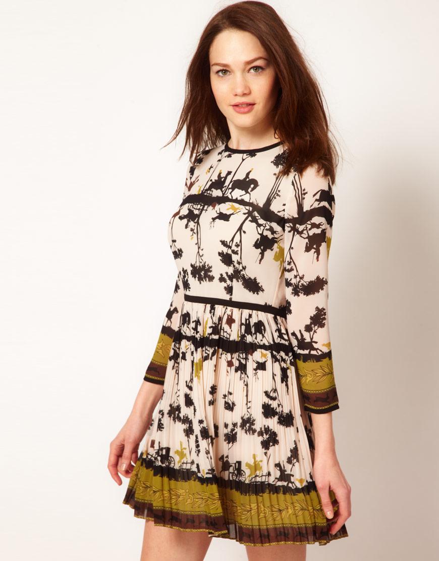 Foto Vestido con estampado estilo camafeo de Ted Baker Crema
