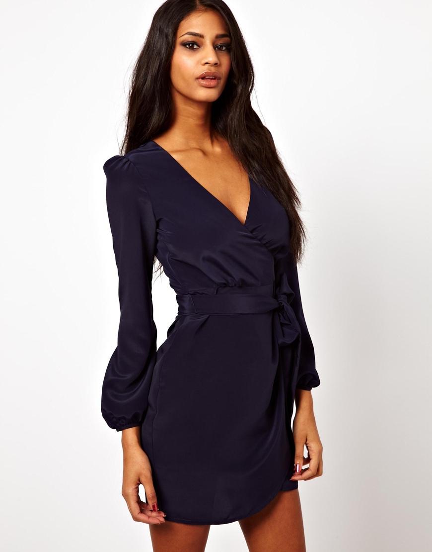 Foto Vestido cruzado con falda estilo tulipán de ASOS Azul marino