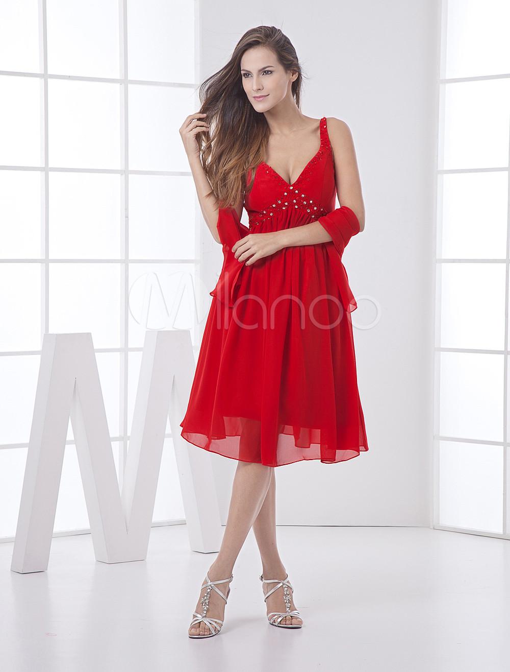 Foto Vestido de damas de honor rojo de gasa de línea A con tirantes spaghetti hasta la rodilla