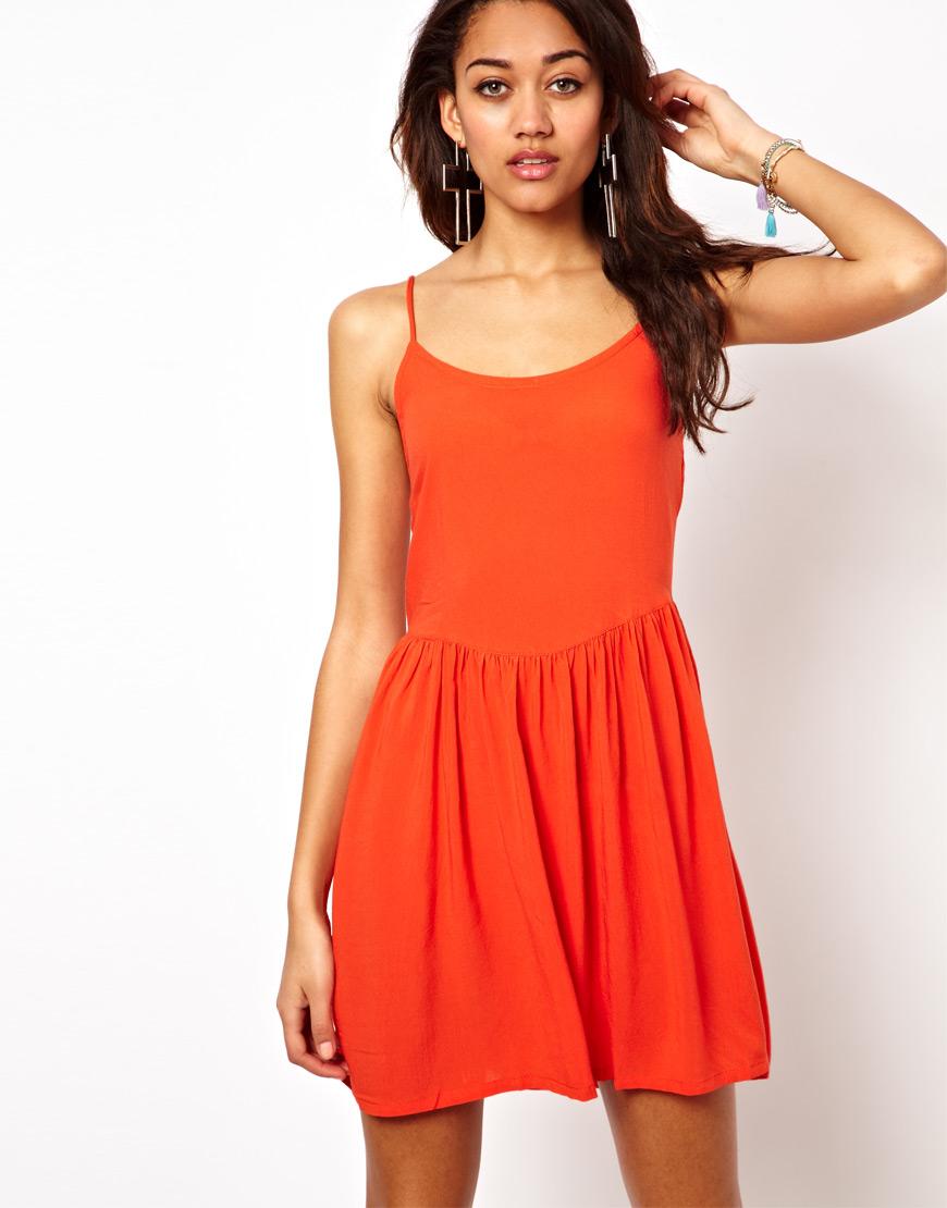 Foto Vestido estilo camisola de Motel Tomate