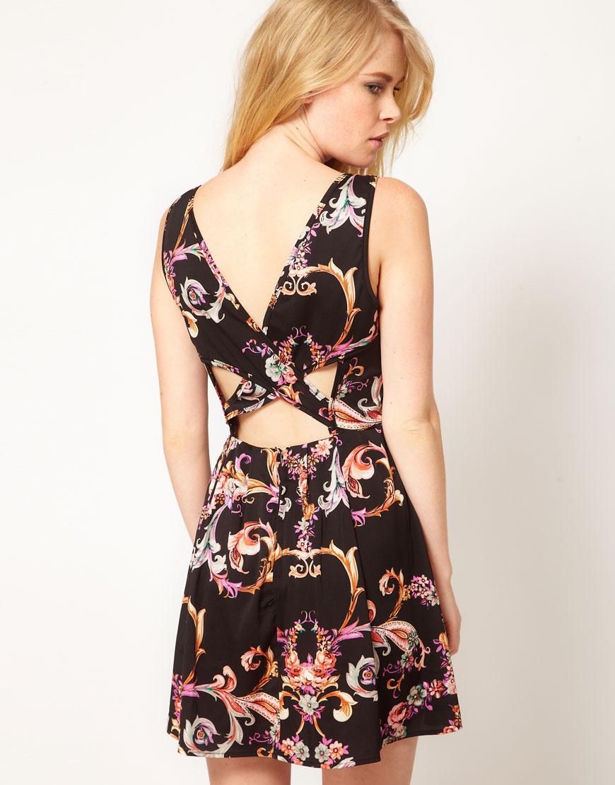 Foto Vestido gypsy con espalda cruzada y estampado floral Melody de Mink...