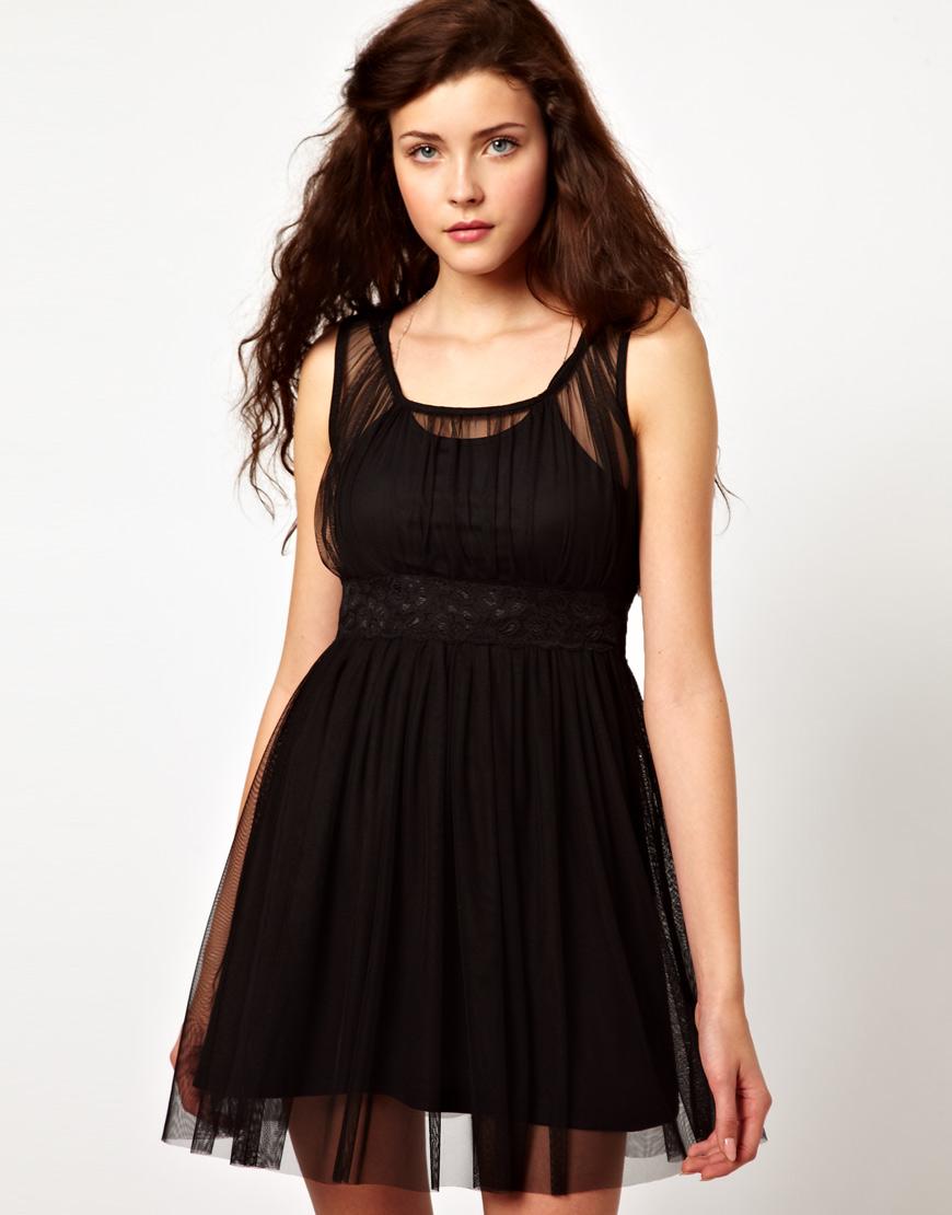 Foto Vestido skater con encaje en la cintura de Vero Moda Negro