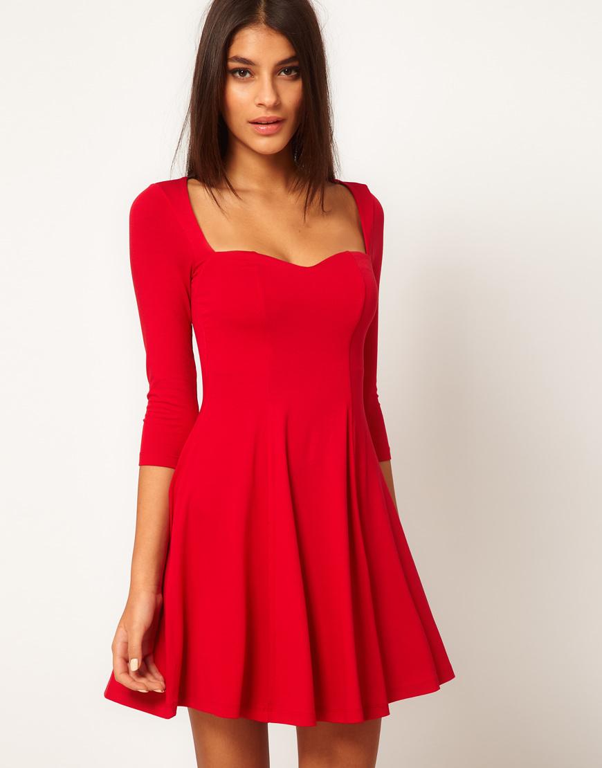 Foto Vestido skater con escote en forma de corazón de ASOS Rojo