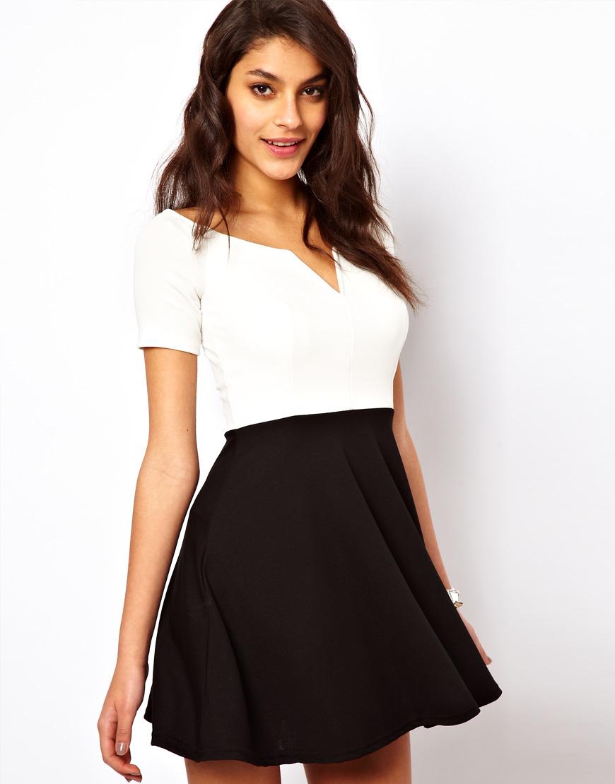 Foto Vestido skater con escote en V de TFNC Blanco/negro