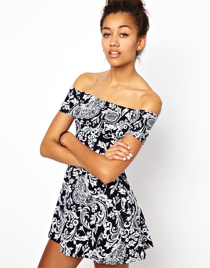 Foto Vestido skater con estampado de cachemir Catalina de Motel Paisley ...