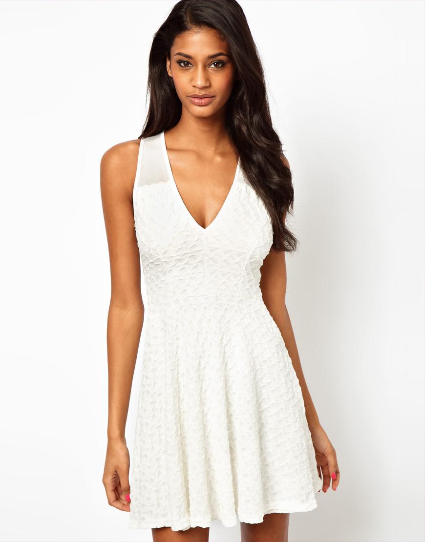 Foto Vestido skater de punto texturizado y malla de TFNC Crema