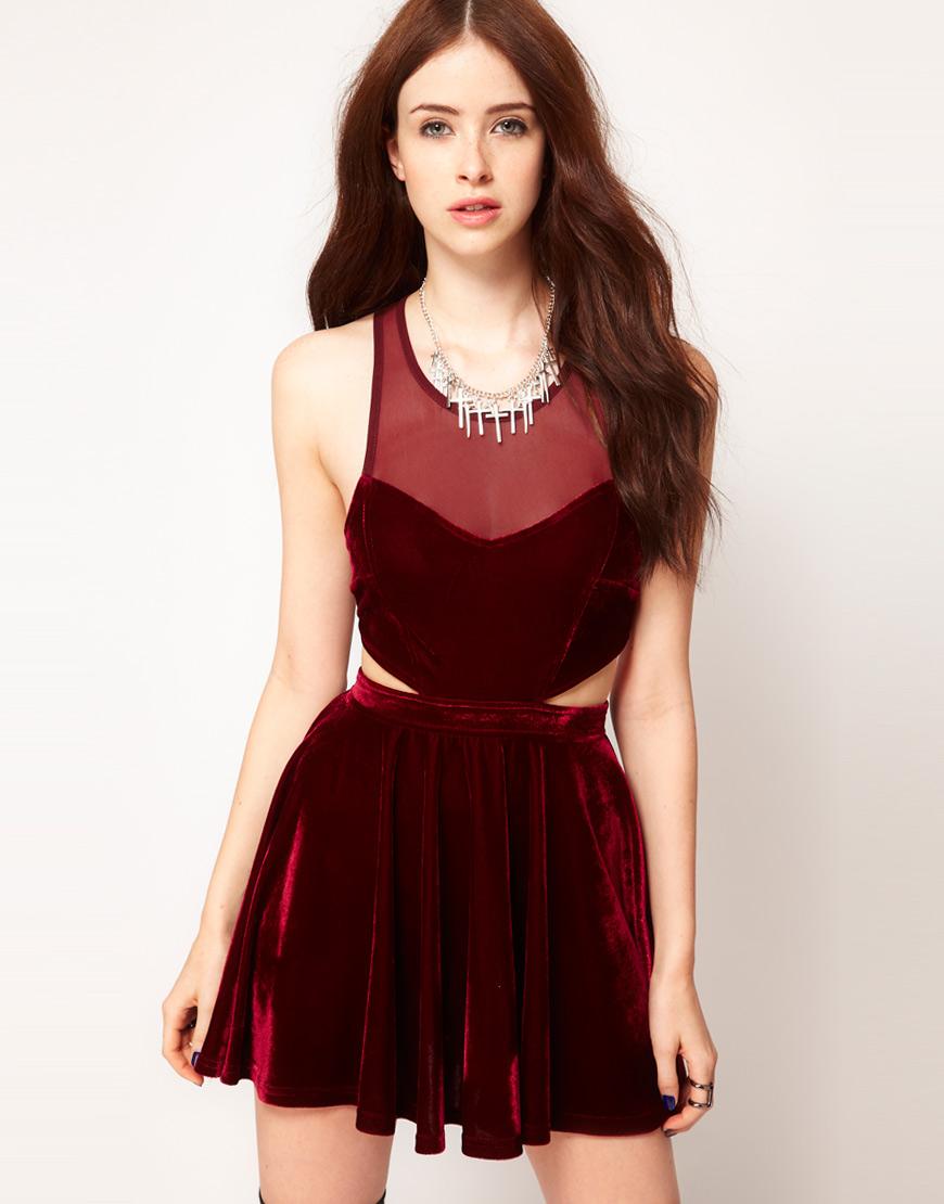 Foto Vestido skater de terciopelo con aberturas Snow Palace de Minkpink ...