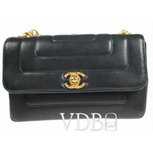 Foto Vintage Chanel Gold Chain Classic Flap Bag