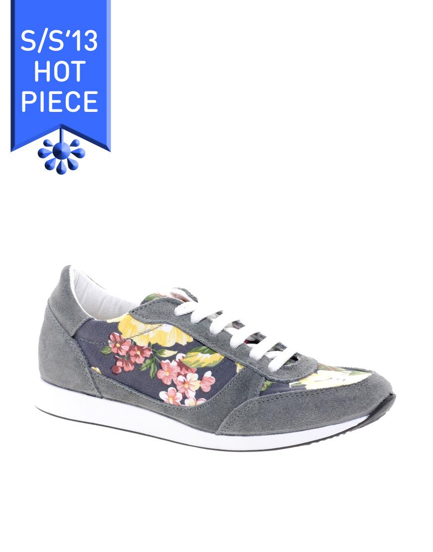 Foto Zapatillas de deporte para correr con detalles en ante de ASOS DOMI...