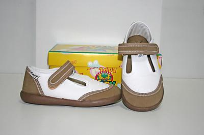Foto Zapatillas De Lona De Niño De Color Blanco Marca Zapy. Ver Tallas.