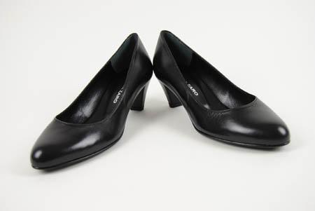Foto zapato clásico negro
