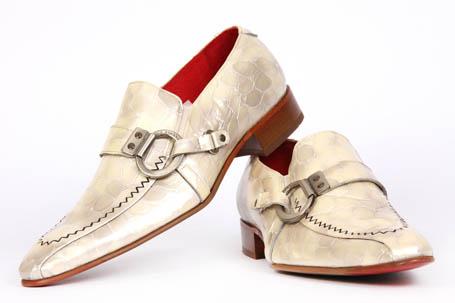 Foto zapato de charol cocodrilo beige con hebilla