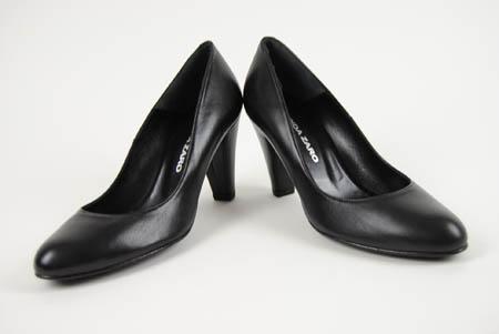 Foto zapato negro clasico